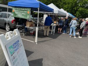kennebunk farmers market with booths.
