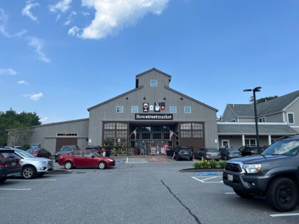 bow street market grocery store in freeport maine