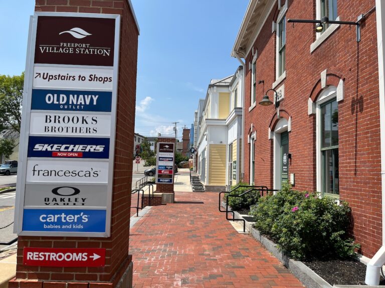Shopping at Freeport Maine Outlets