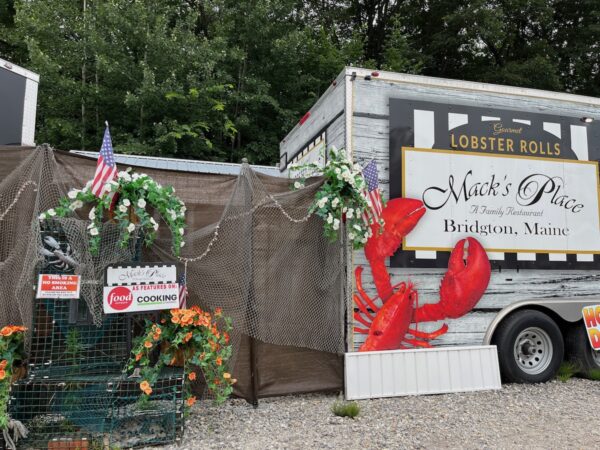 macks place food truck bridgton maine