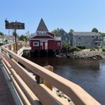 welcome to kennebunkport sign on bridge