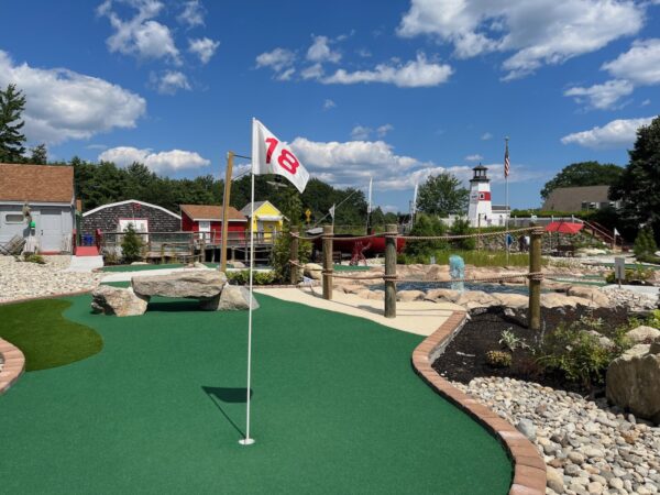 18th hole flag schooner mini golf